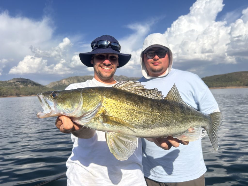 Lucio captura España / vacaciones de pesca en España / vacances pêche Espagne