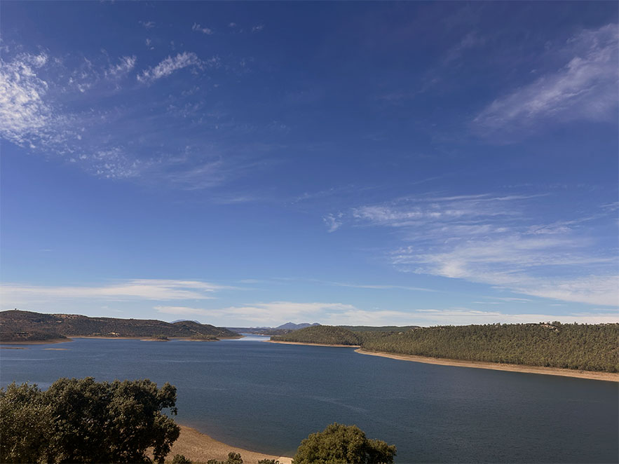 Embalse Orellana, viaje de pesca en
España, voyage de pêche en
Espagne, séjour de pêche en
Espagne, estancia de pesca
en España
