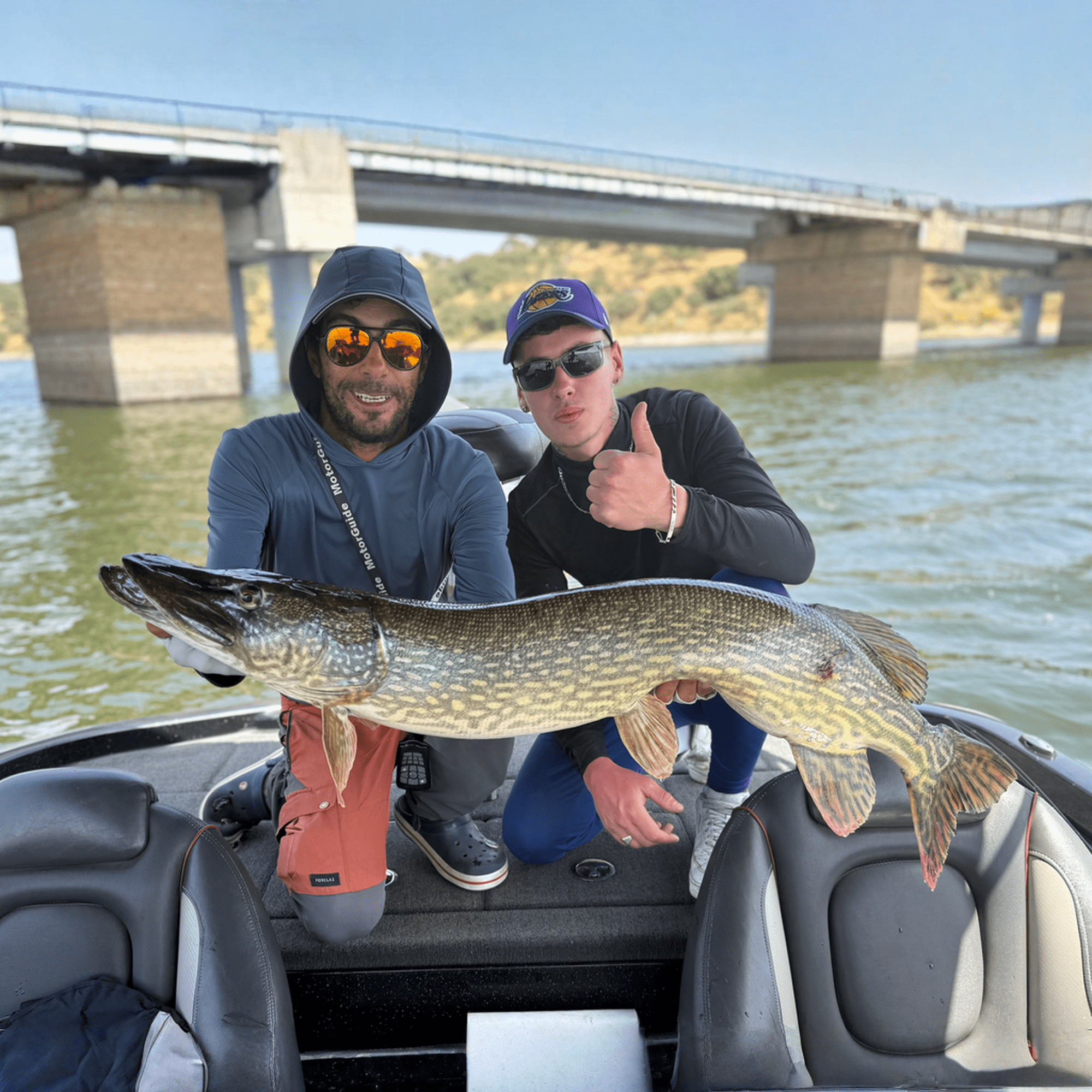 Viaje de pesca en España, paquetes personalizados de pesca deportiva